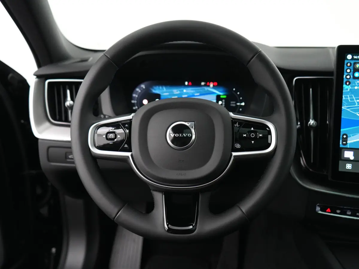 T6 Recharge AWD Plus Black Edition | Facelift | Nappa Leder | Head-Up | 360° | Harman/Kardon | Panoramadak | Trekhaak | Stoelventilatie | Adaptive Cruise | BLIS