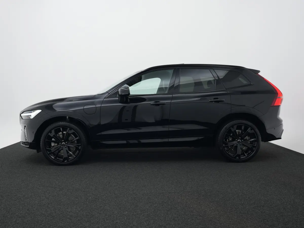 T6 Recharge AWD Plus Black Edition | Facelift | Nappa Leder | Head-Up | 360° | Harman/Kardon | Panoramadak | Trekhaak | Stoelventilatie | Adaptive Cruise | BLIS