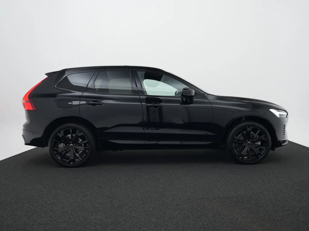 T6 Recharge AWD Plus Black Edition | Facelift | Nappa Leder | Head-Up | 360° | Harman/Kardon | Panoramadak | Trekhaak | Stoelventilatie | Adaptive Cruise | BLIS