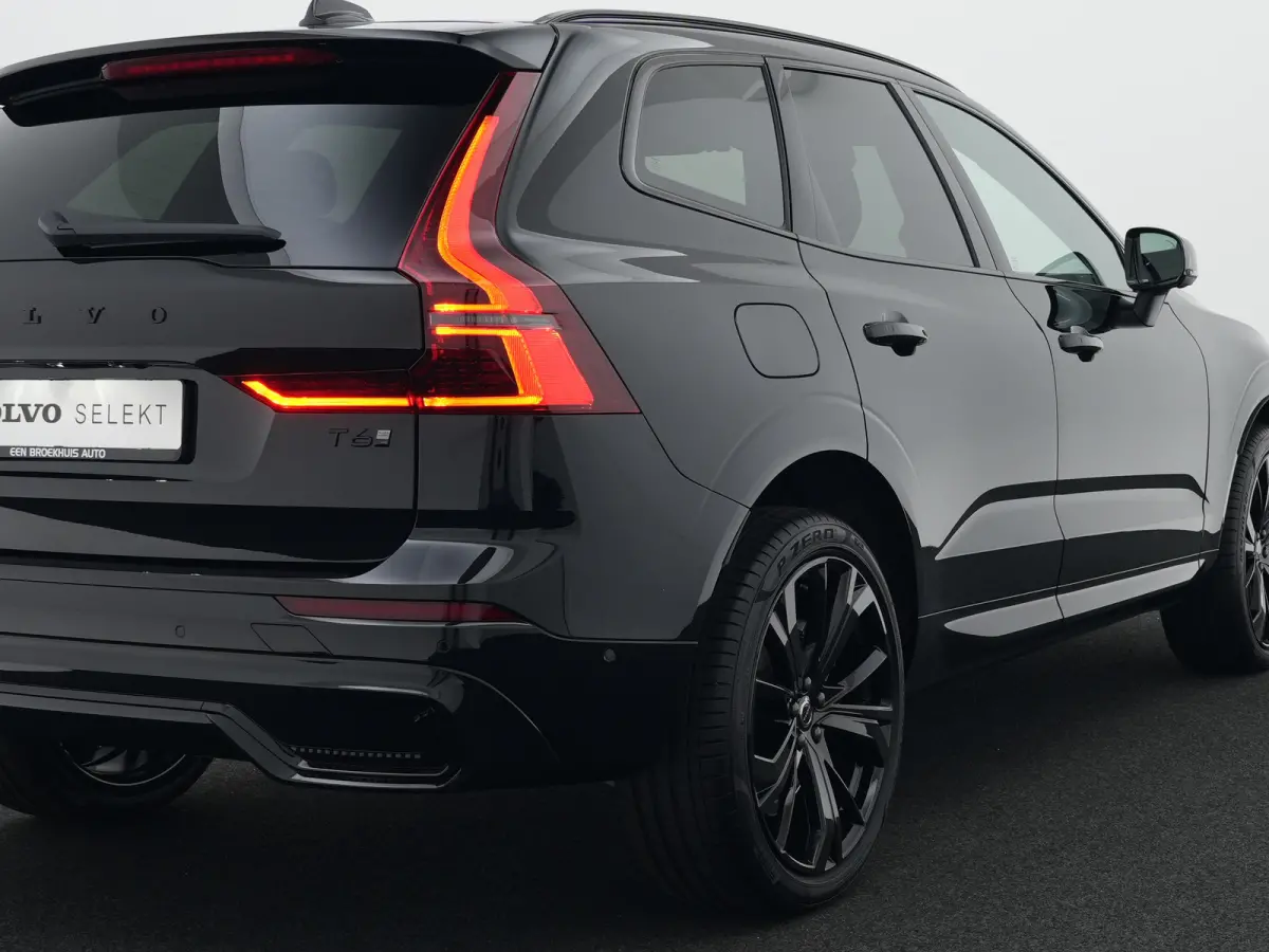 T6 Recharge AWD Plus Black Edition | Facelift | Nappa Leder | Head-Up | 360° | Harman/Kardon | Panoramadak | Trekhaak | Stoelventilatie | Adaptive Cruise | BLIS