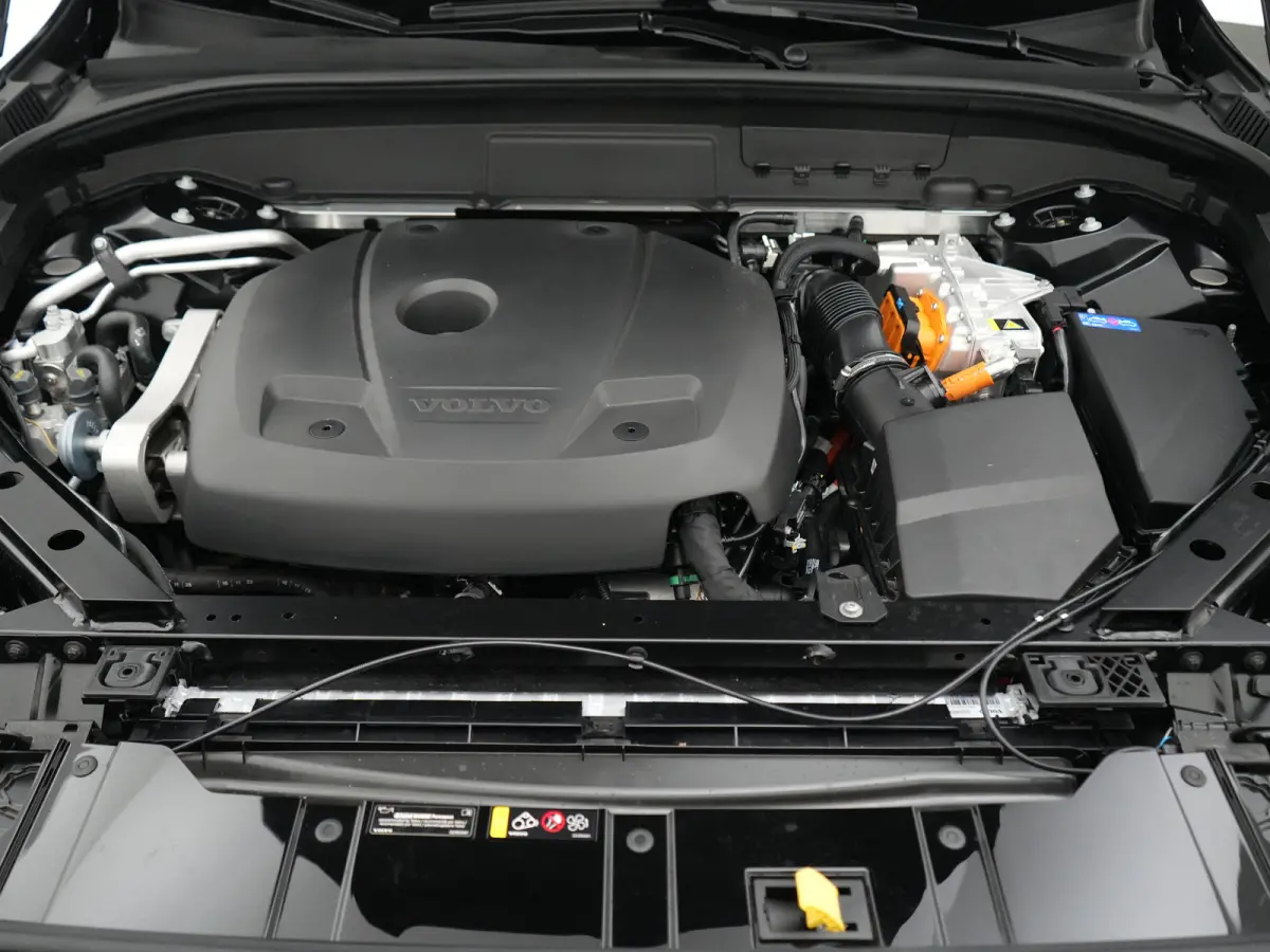 T6 Recharge AWD Plus Black Edition | Facelift | Nappa Leder | Head-Up | 360° | Harman/Kardon | Panoramadak | Trekhaak | Stoelventilatie | Adaptive Cruise | BLIS