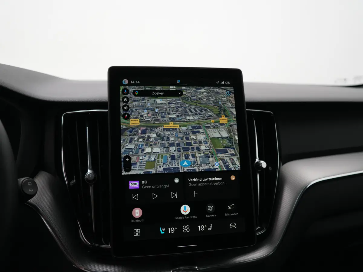 T6 Recharge AWD Plus Black Edition | Facelift | Nappa Leder | Head-Up | 360° | Harman/Kardon | Panoramadak | Trekhaak | Stoelventilatie | Adaptive Cruise | BLIS