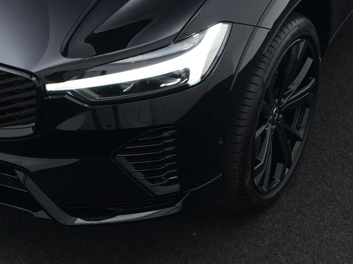 T6 Recharge AWD Plus Black Edition | Facelift | Nappa Leder | Head-Up | 360° | Harman/Kardon | Panoramadak | Trekhaak | Stoelventilatie | Adaptive Cruise | BLIS