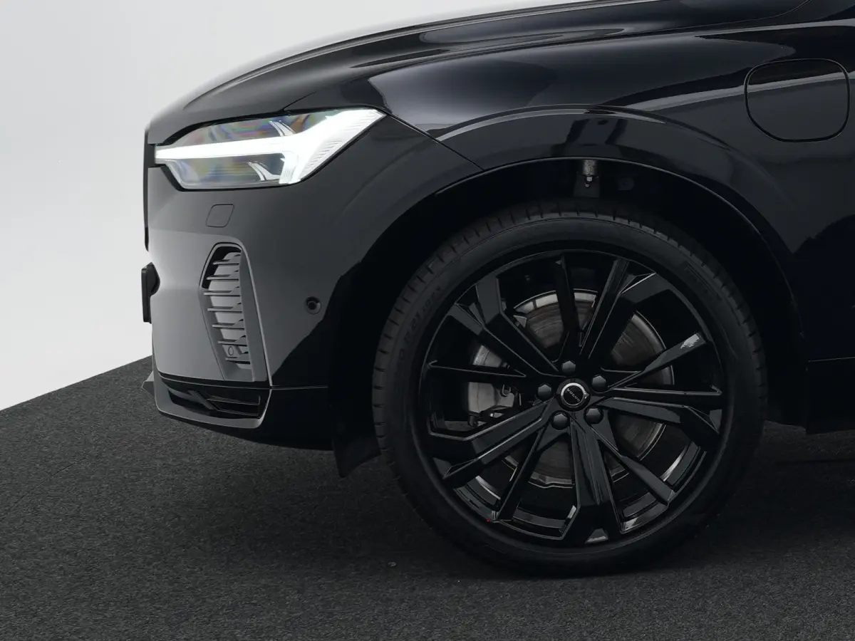 T6 Recharge AWD Plus Black Edition | Facelift | Nappa Leder | Head-Up | 360° | Harman/Kardon | Panoramadak | Trekhaak | Stoelventilatie | Adaptive Cruise | BLIS