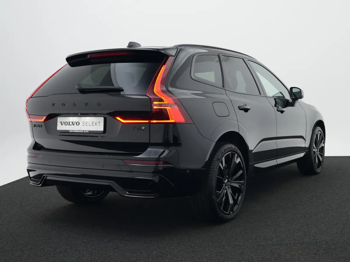 T6 Recharge AWD Plus Black Edition | Facelift | Nappa Leder | Head-Up | 360° | Harman/Kardon | Panoramadak | Trekhaak | Stoelventilatie | Adaptive Cruise | BLIS