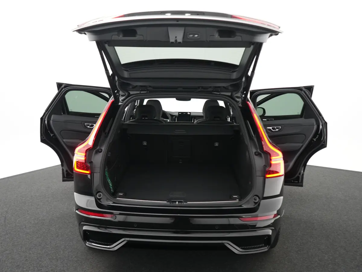 T6 Recharge AWD Plus Black Edition | Facelift | Nappa Leder | Head-Up | 360° | Harman/Kardon | Panoramadak | Trekhaak | Stoelventilatie | Adaptive Cruise | BLIS
