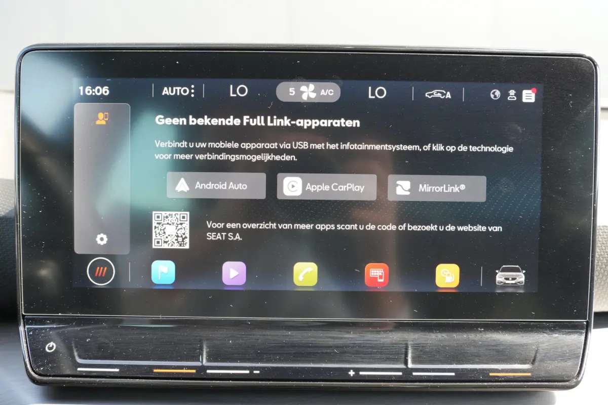 1.5 TSI 150pk FR Business Intense Dodehoek detectie | Navigatie | Carplay | Lichtmetalen velgen 18"