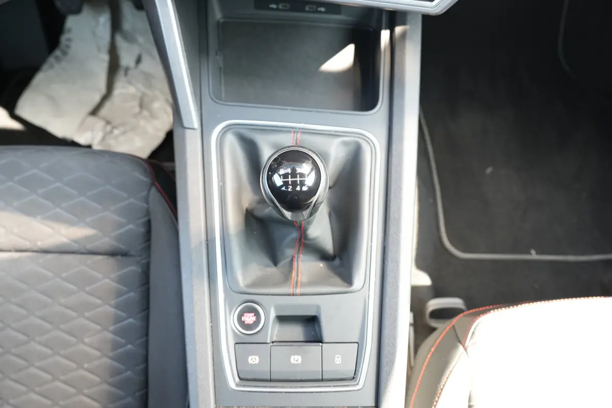 1.5 TSI 150pk FR Business Intense Dodehoek detectie | Navigatie | Carplay | Lichtmetalen velgen 18"