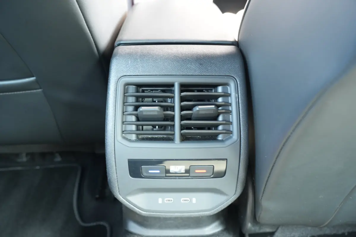 1.5 TSI 150pk FR Business Intense Dodehoek detectie | Navigatie | Carplay | Lichtmetalen velgen 18"
