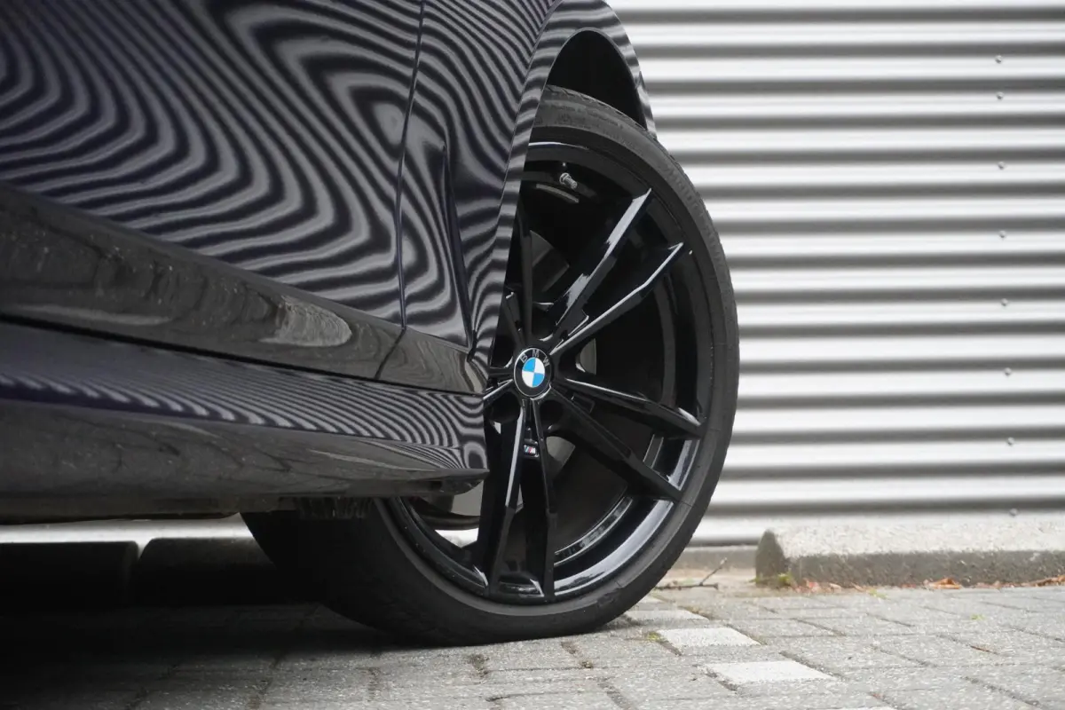 M340i xDrive | M Sportpakket Pro | Innovation Pack | Elektrisch bediend glazen schuif-/kanteldak | Trekhaak met elektrisch wegklapbare kogel | HIFI System Harman Kardon | Driving Assistant P