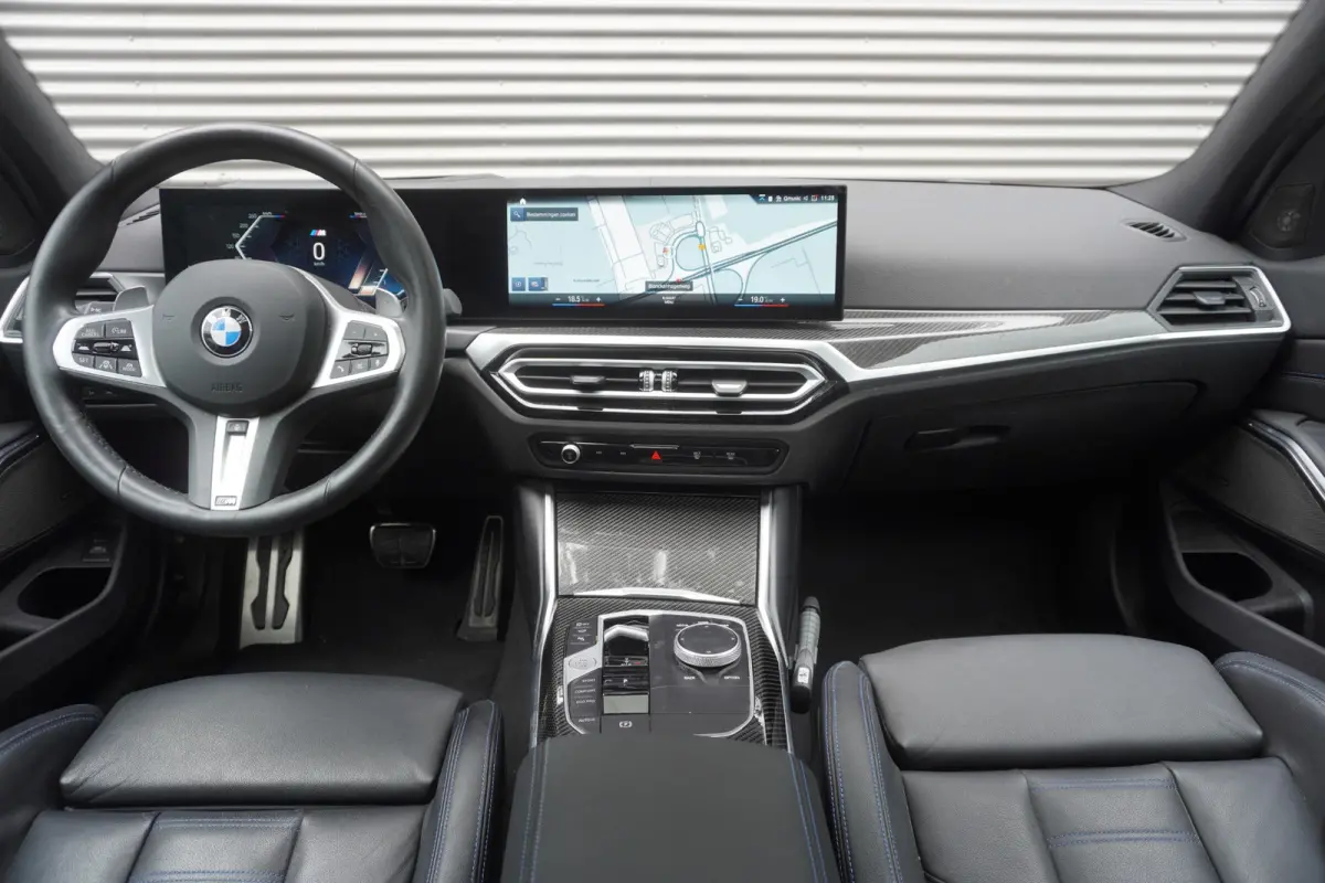 M340i xDrive | M Sportpakket Pro | Innovation Pack | Elektrisch bediend glazen schuif-/kanteldak | Trekhaak met elektrisch wegklapbare kogel | HIFI System Harman Kardon | Driving Assistant P