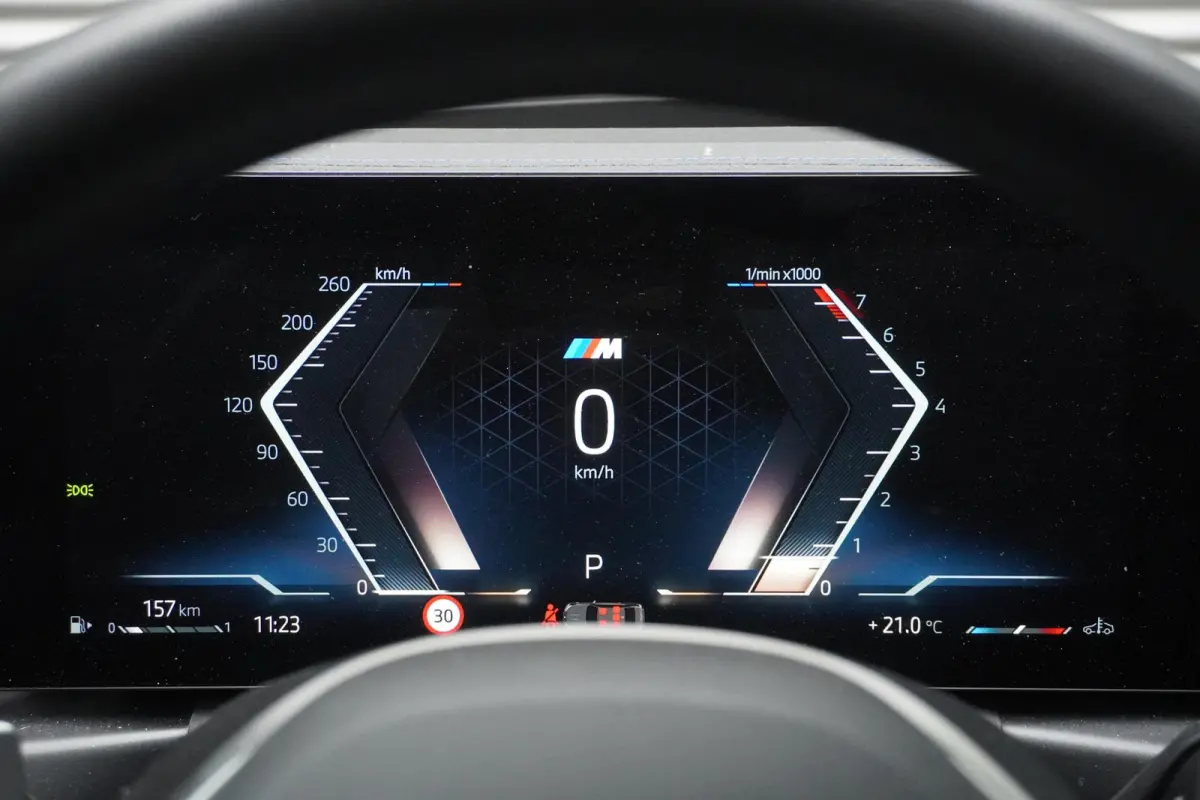 M340i xDrive | M Sportpakket Pro | Innovation Pack | Elektrisch bediend glazen schuif-/kanteldak | Trekhaak met elektrisch wegklapbare kogel | HIFI System Harman Kardon | Driving Assistant P