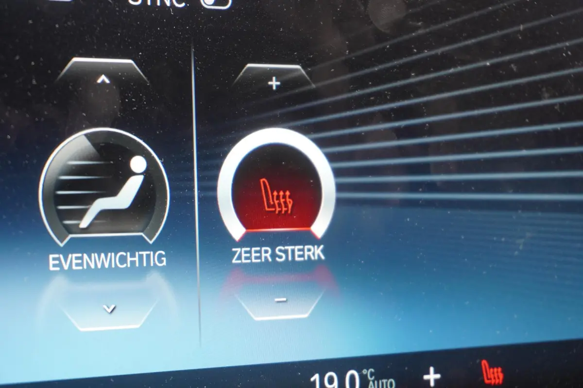 M340i xDrive | M Sportpakket Pro | Innovation Pack | Elektrisch bediend glazen schuif-/kanteldak | Trekhaak met elektrisch wegklapbare kogel | HIFI System Harman Kardon | Driving Assistant P