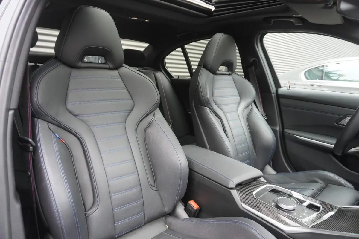 M340i xDrive | M Sportpakket Pro | Innovation Pack | Elektrisch bediend glazen schuif-/kanteldak | Trekhaak met elektrisch wegklapbare kogel | HIFI System Harman Kardon | Driving Assistant P