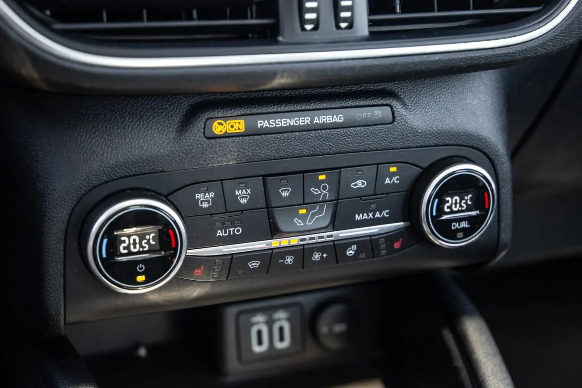 2.5 PHEV Titanium PANORAMA DAK / CAMERA / ADAPTIVE CRUISE / STOEL VERWARMING / CARPLAY