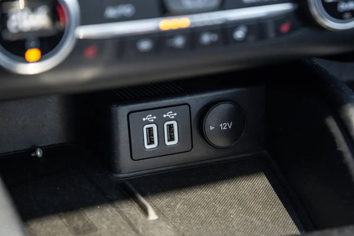 2.5 PHEV Titanium PANORAMA DAK / CAMERA / ADAPTIVE CRUISE / STOEL VERWARMING / CARPLAY