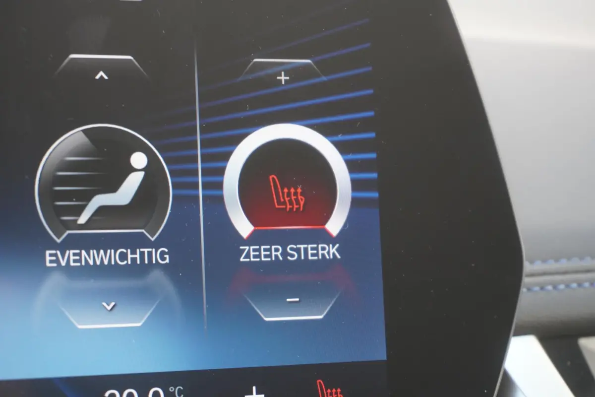 xDrive30e | M Sportpakket | Premium Pack | Trekhaak met elektrisch wegklapbare kogel | Achteruitrijcamera | Elektrisch verwarmde voorstoelen | Comfort Access