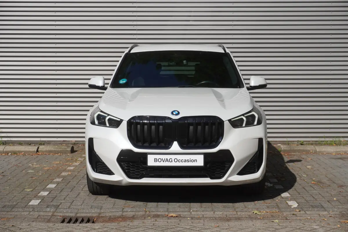 xDrive30e | M Sportpakket | Premium Pack | Trekhaak met elektrisch wegklapbare kogel | Achteruitrijcamera | Elektrisch verwarmde voorstoelen | Comfort Access