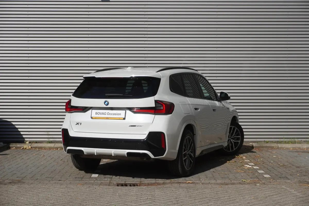 xDrive30e | M Sportpakket | Premium Pack | Trekhaak met elektrisch wegklapbare kogel | Achteruitrijcamera | Elektrisch verwarmde voorstoelen | Comfort Access