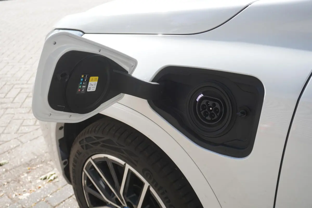 xDrive30e | M Sportpakket | Premium Pack | Trekhaak met elektrisch wegklapbare kogel | Achteruitrijcamera | Elektrisch verwarmde voorstoelen | Comfort Access