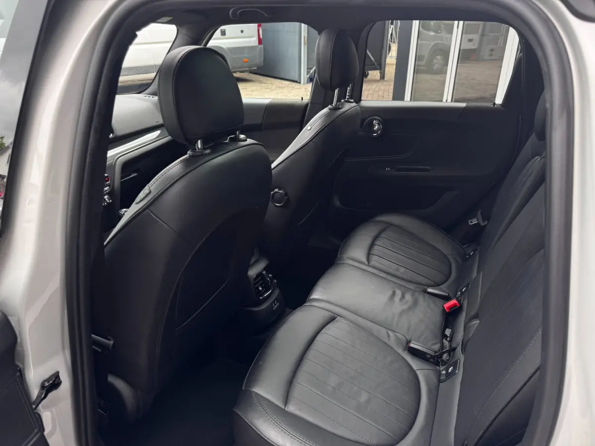 1.5 Cooper Chili | Pano | Trekhaak | NL-Auto | Leder | Harman Kardon | Stoelverwarming | HUD | Climate Control