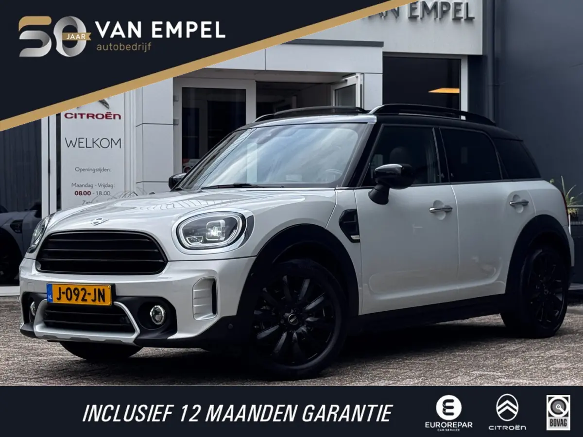 1.5 Cooper Chili | Pano | Trekhaak | NL-Auto | Leder | Harman Kardon | Stoelverwarming | HUD | Climate Control