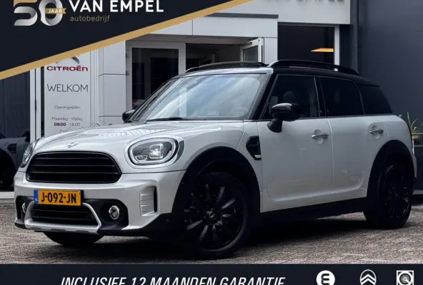 1.5 Cooper Chili | Pano | Trekhaak | NL-Auto | Leder | Harman Kardon | Stoelverwarming | HUD | Climate Control