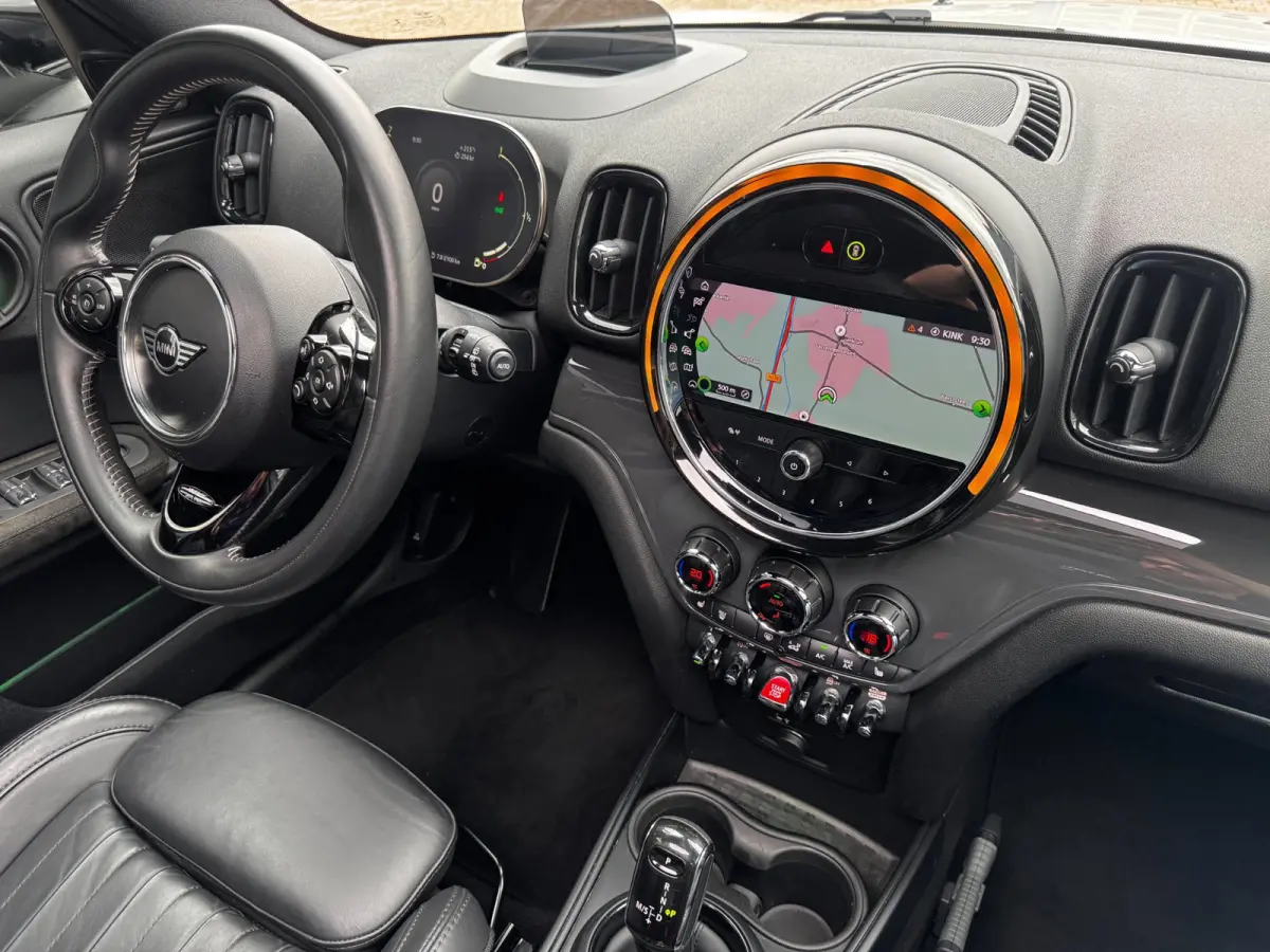 1.5 Cooper Chili | Pano | Trekhaak | NL-Auto | Leder | Harman Kardon | Stoelverwarming | HUD | Climate Control