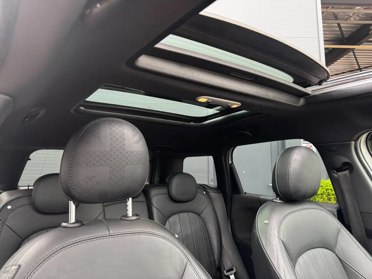 1.5 Cooper Chili | Pano | Trekhaak | NL-Auto | Leder | Harman Kardon | Stoelverwarming | HUD | Climate Control