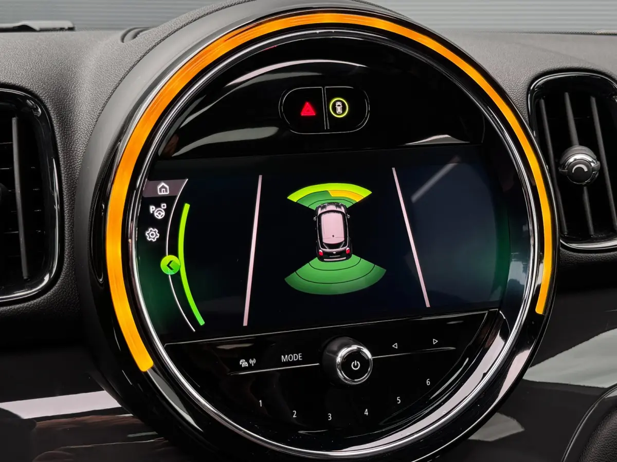 1.5 Cooper Chili | Pano | Trekhaak | NL-Auto | Leder | Harman Kardon | Stoelverwarming | HUD | Climate Control