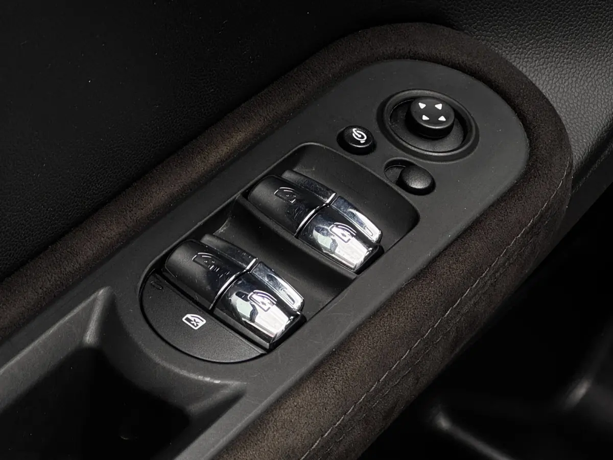 1.5 Cooper Chili | Pano | Trekhaak | NL-Auto | Leder | Harman Kardon | Stoelverwarming | HUD | Climate Control
