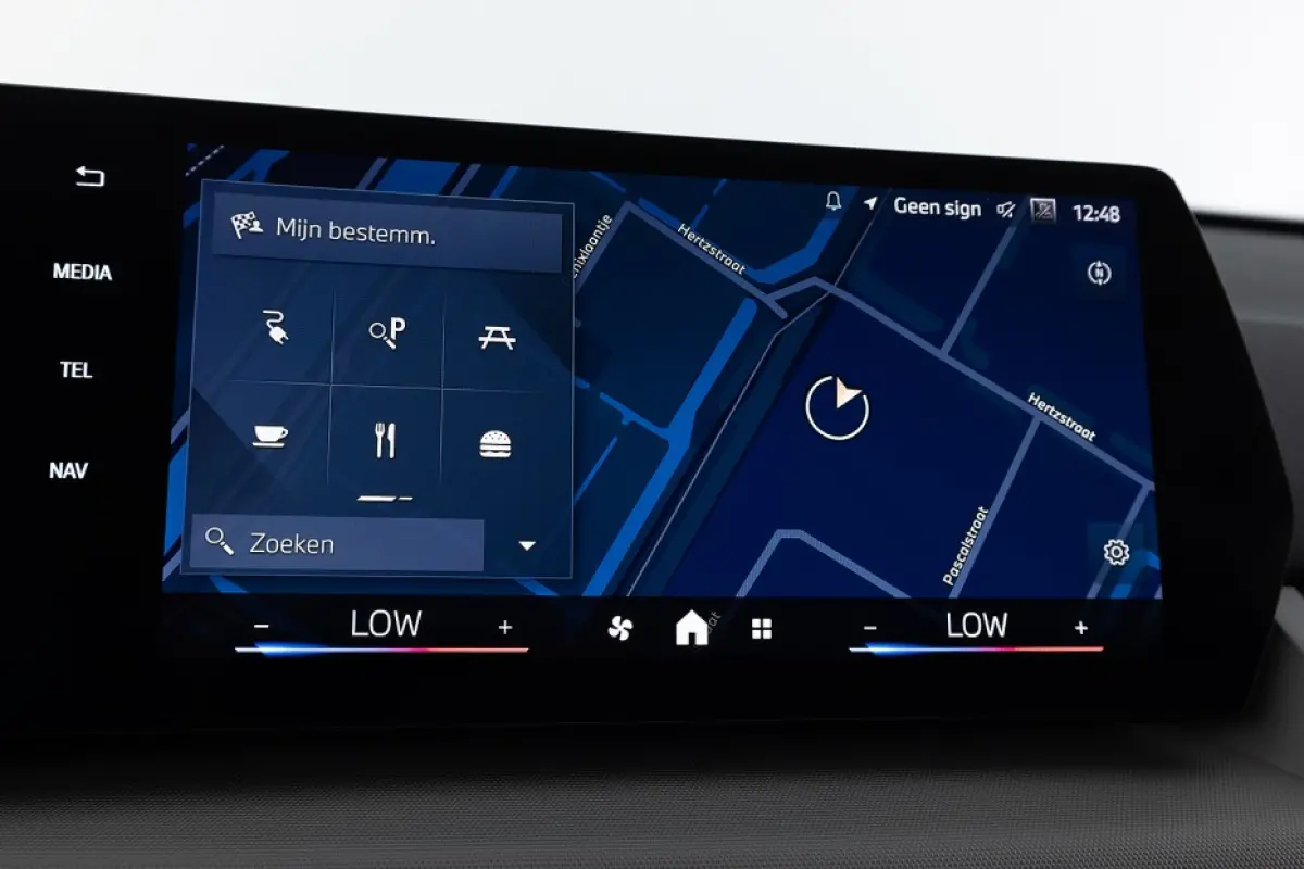 eDrive20 business Design 67 kWh | Full LED | NAVI | PDC | ECC | SOH 99% !