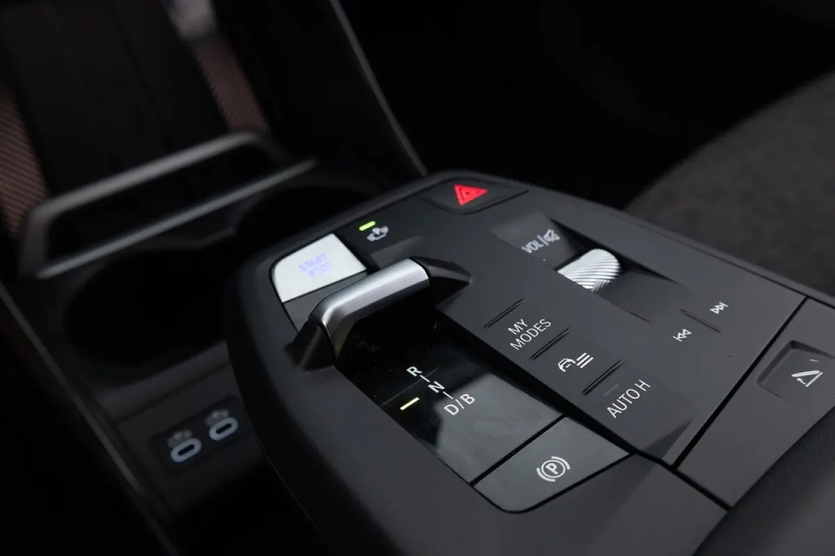 eDrive20 business Design 67 kWh | Full LED | NAVI | PDC | ECC | SOH 99% !