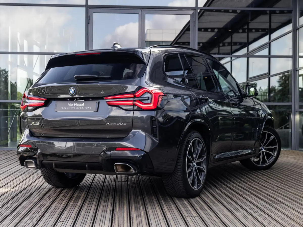 xDrive30e High Executive | M-SPORT | 20 INCH | HARMAN KARDON | PANORAMA/SCHUIF-KANTELDAK | ADAPTIVE CRUISE CONTROL | HEAD-UP | STOELMEMORY | KEYLESS | SOPHISTOGRAU |