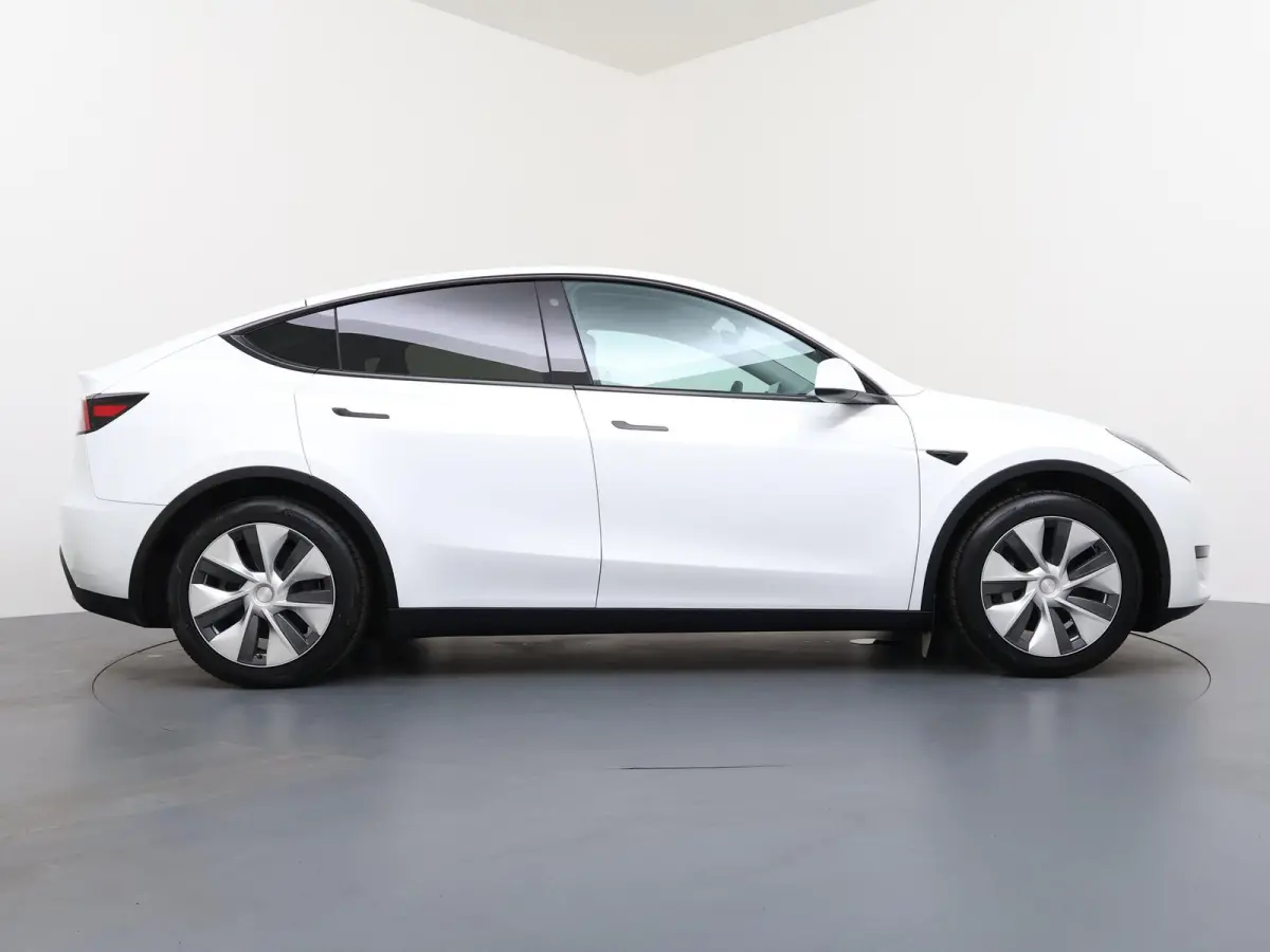 RWD 58 kWh | Full Self-Driving Capability | Trekhaak |