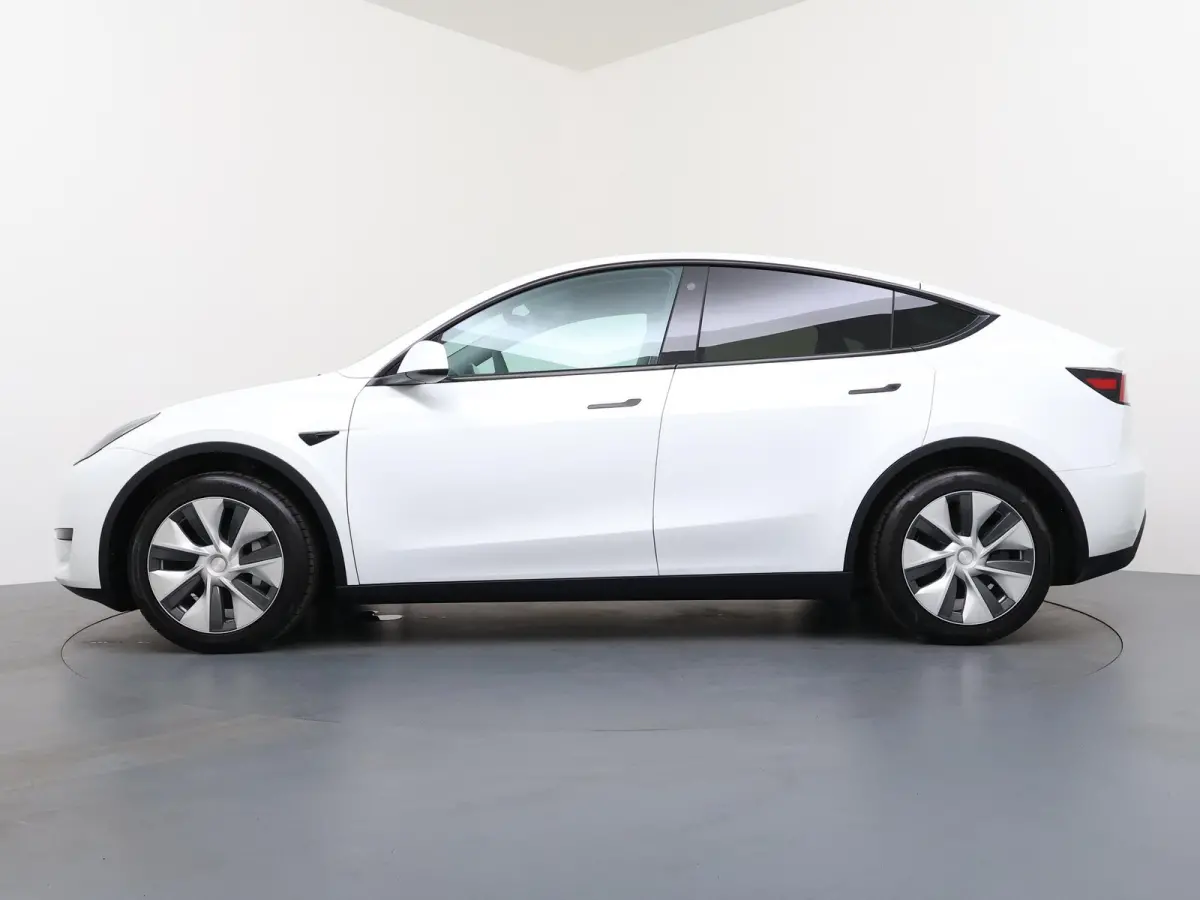 RWD 58 kWh | Full Self-Driving Capability | Trekhaak |