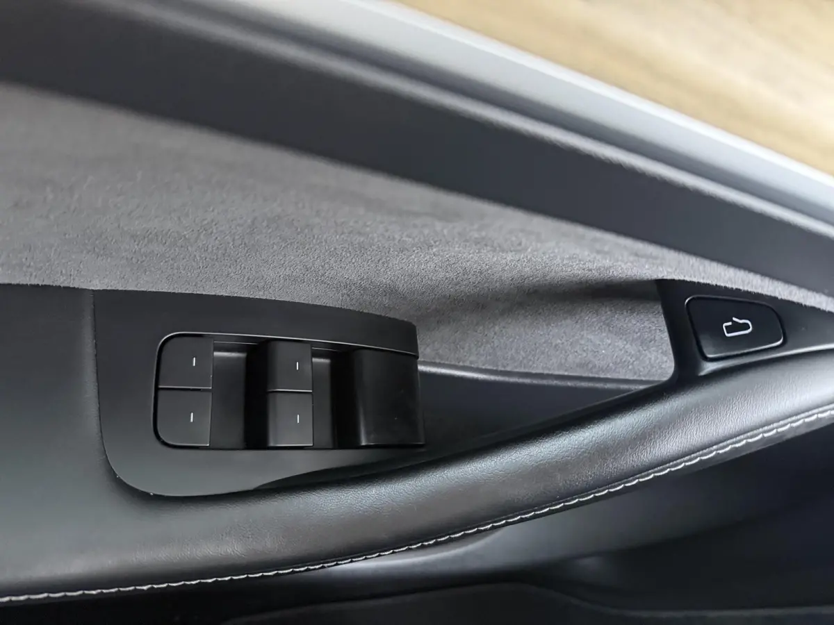 RWD 58 kWh | Full Self-Driving Capability | Trekhaak |