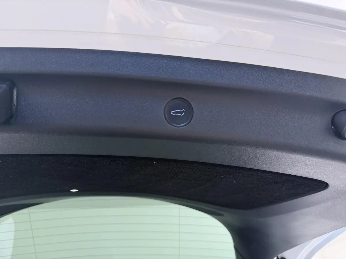 RWD 58 kWh | Full Self-Driving Capability | Trekhaak |