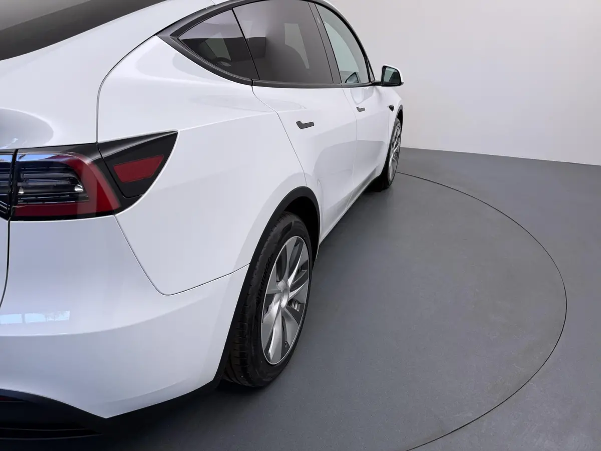 RWD 58 kWh | Full Self-Driving Capability | Trekhaak |