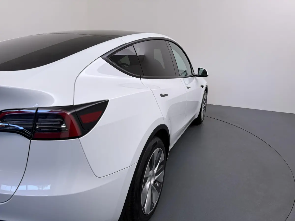 RWD 58 kWh | Full Self-Driving Capability | Trekhaak |
