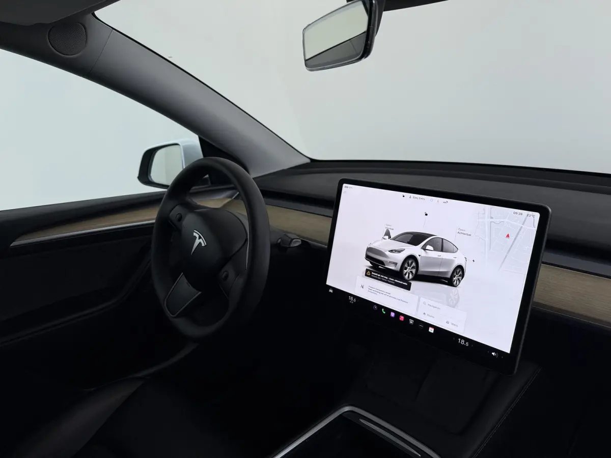 RWD 58 kWh | Full Self-Driving Capability | Trekhaak |