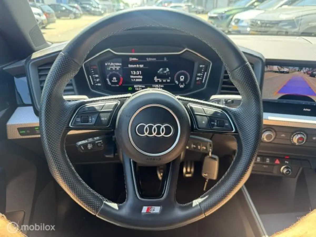 30 TFSI S Line Edition 110pk , Two Tone Grijs - Zwart , S-Line Sportive uitvoering , Navigatie , Camera achter , Parkeer sensoren voor & achter, S-Line Interieur ,
