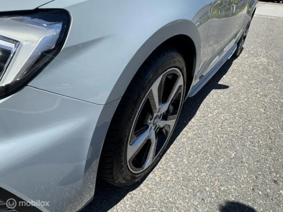 30 TFSI S Line Edition 110pk , Two Tone Grijs - Zwart , S-Line Sportive uitvoering , Navigatie , Camera achter , Parkeer sensoren voor & achter, S-Line Interieur ,