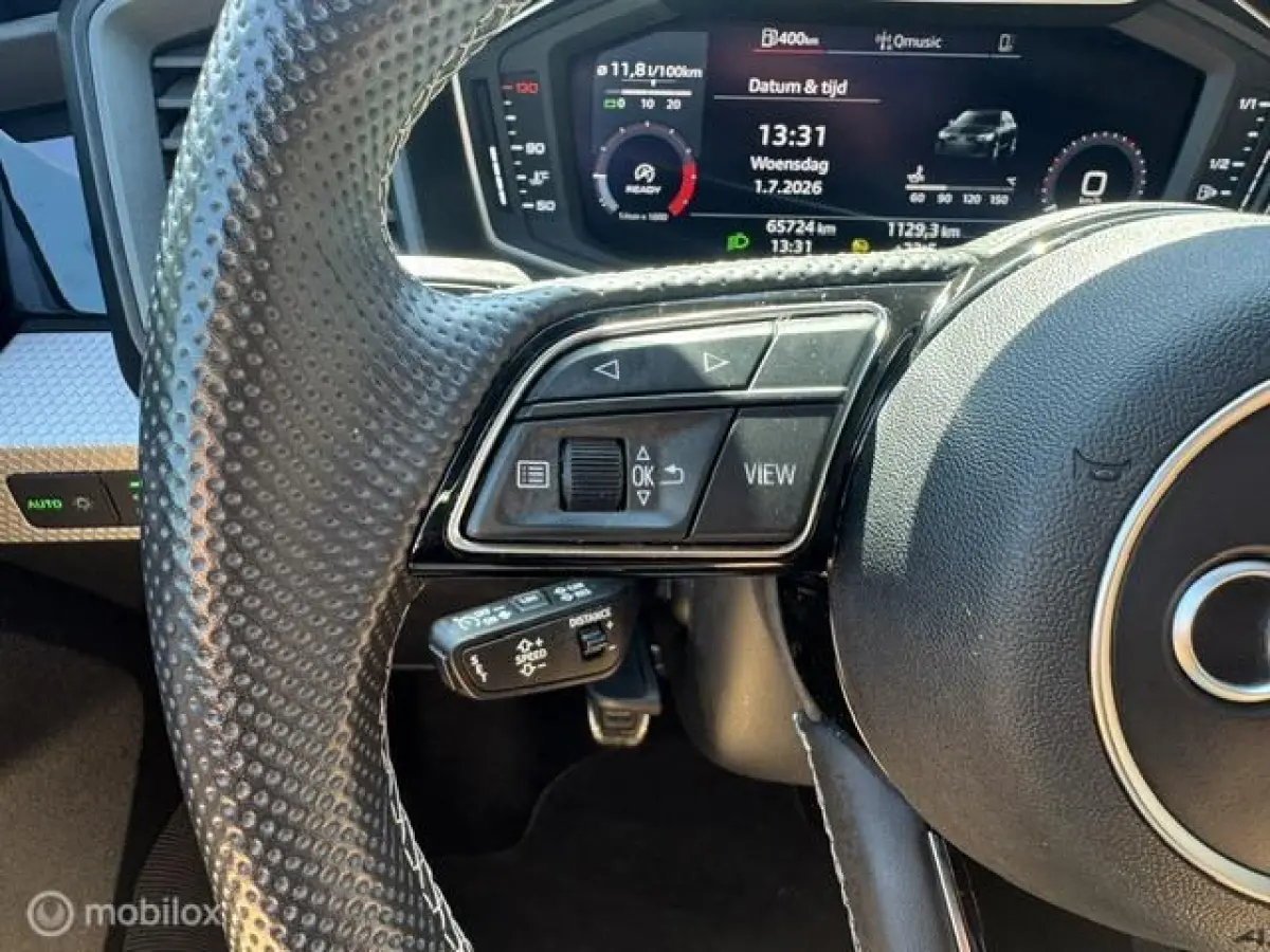 30 TFSI S Line Edition 110pk , Two Tone Grijs - Zwart , S-Line Sportive uitvoering , Navigatie , Camera achter , Parkeer sensoren voor & achter, S-Line Interieur ,