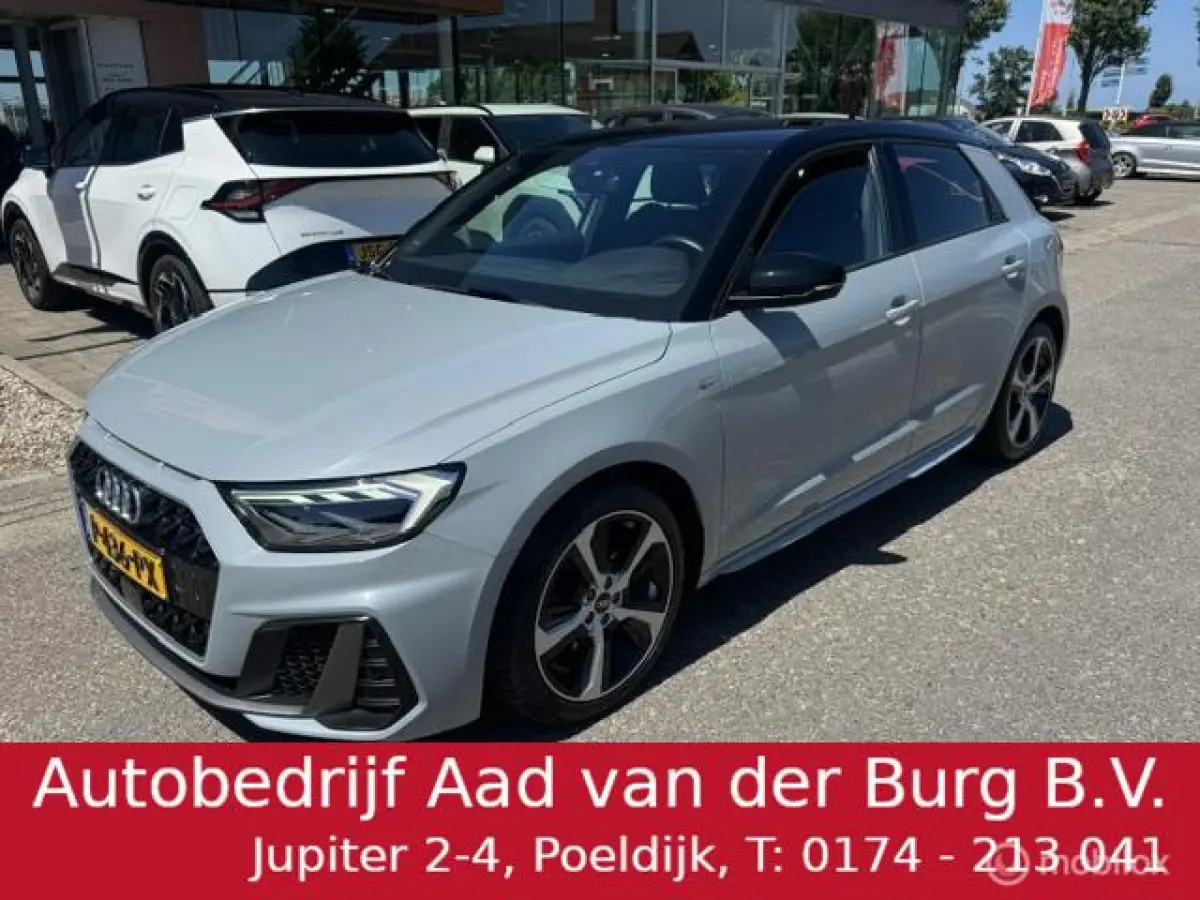 30 TFSI S Line Edition 110pk , Two Tone Grijs - Zwart , S-Line Sportive uitvoering , Navigatie , Camera achter , Parkeer sensoren voor & achter, S-Line Interieur ,