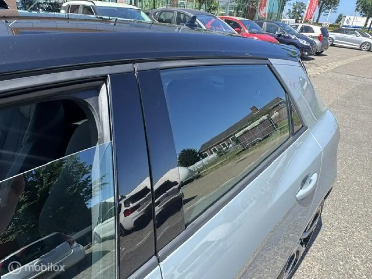 30 TFSI S Line Edition 110pk , Two Tone Grijs - Zwart , S-Line Sportive uitvoering , Navigatie , Camera achter , Parkeer sensoren voor & achter, S-Line Interieur ,