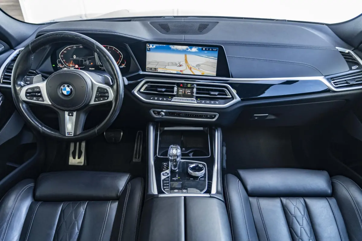 xDrive40i | M Sportpakket | High Executive | 22 inch | M Adaptief onderstel | Iconic Glow nierengrille | Comfortstoelen | Driving Assistant Professional | BMW Laserlight | Head-Up Display | 