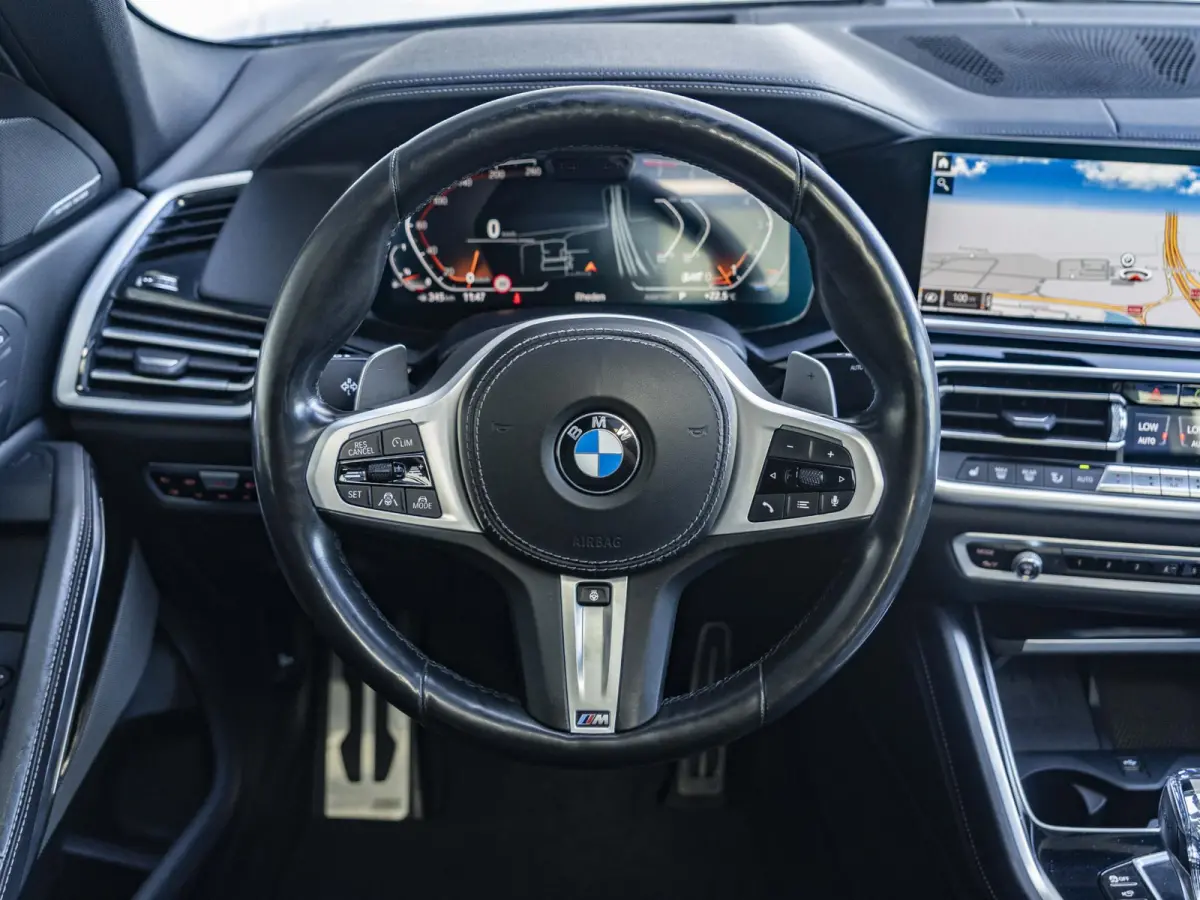 xDrive40i | M Sportpakket | High Executive | 22 inch | M Adaptief onderstel | Iconic Glow nierengrille | Comfortstoelen | Driving Assistant Professional | BMW Laserlight | Head-Up Display | 