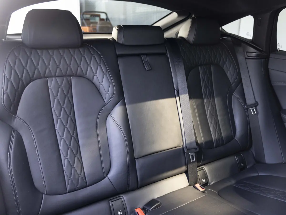 xDrive40i | M Sportpakket | High Executive | 22 inch | M Adaptief onderstel | Iconic Glow nierengrille | Comfortstoelen | Driving Assistant Professional | BMW Laserlight | Head-Up Display | 