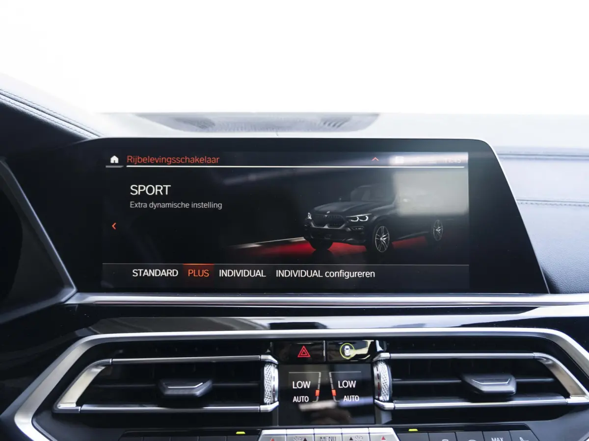 xDrive40i | M Sportpakket | High Executive | 22 inch | M Adaptief onderstel | Iconic Glow nierengrille | Comfortstoelen | Driving Assistant Professional | BMW Laserlight | Head-Up Display | 